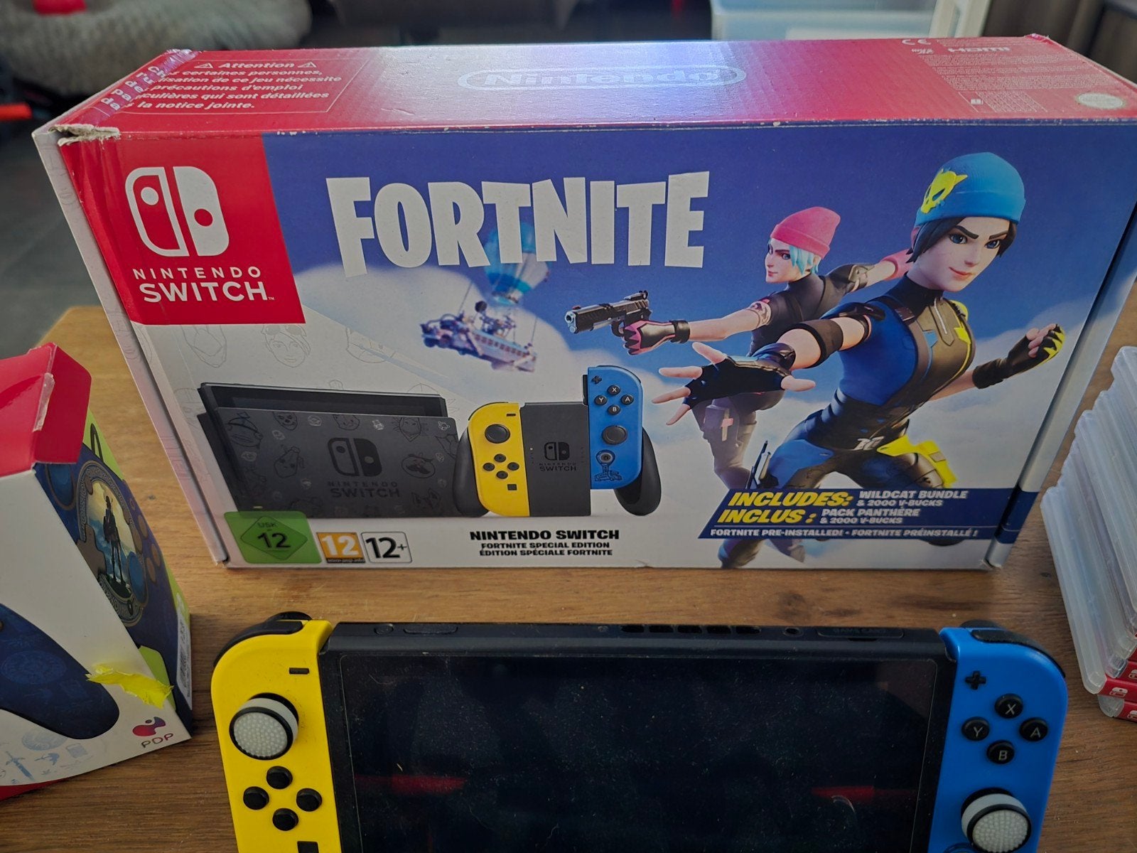 Nintendo Switch Fortnite Special Edition + Zelda Controller(, Spelcomputers en Games, Met games, Met 2 controllers, Ophalen of Verzenden