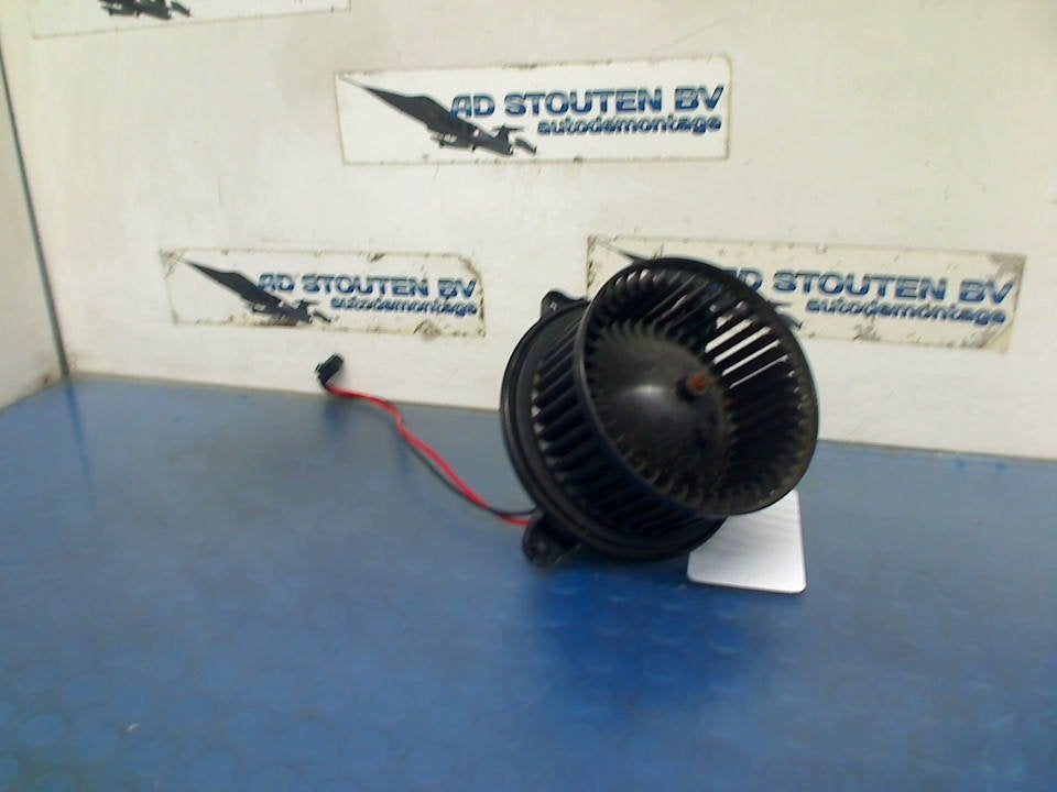Kachel Ventilatormotor Mercedes-Benz A (177.0) A2478308400, Gebruikt, Mercedes-Benz AG, Mercedes-Benz, Mercedesstraße 120, Stuttgart 70372, , Duitsland