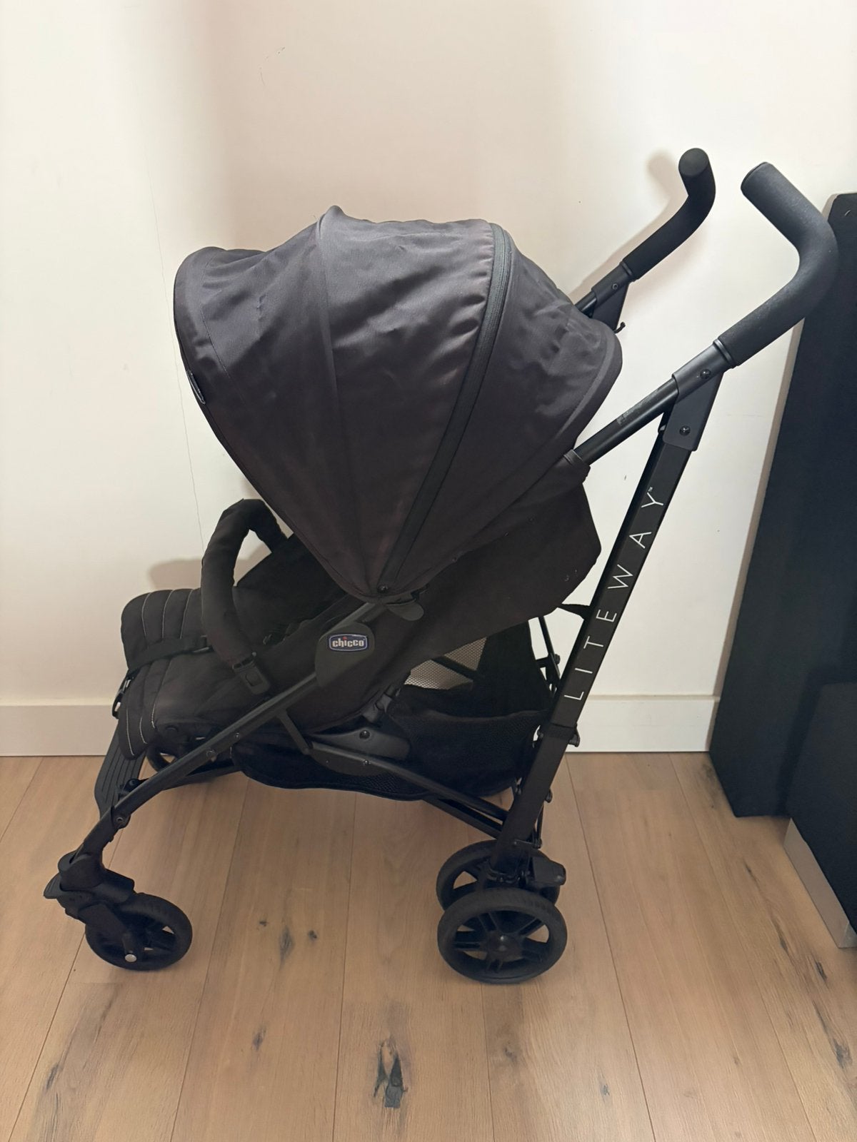Chicco Liteway 4 Buggy Jet Black, Ophalen, Zo goed als nieuw