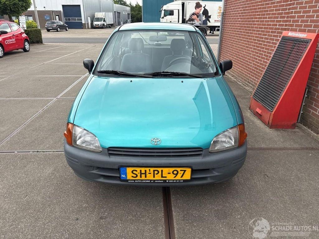 Toyota Starlet (bj 1997, automaat), Auto diversen, Schadeauto's, Toyota, Automaat, Benzine, Hatchback, Groen