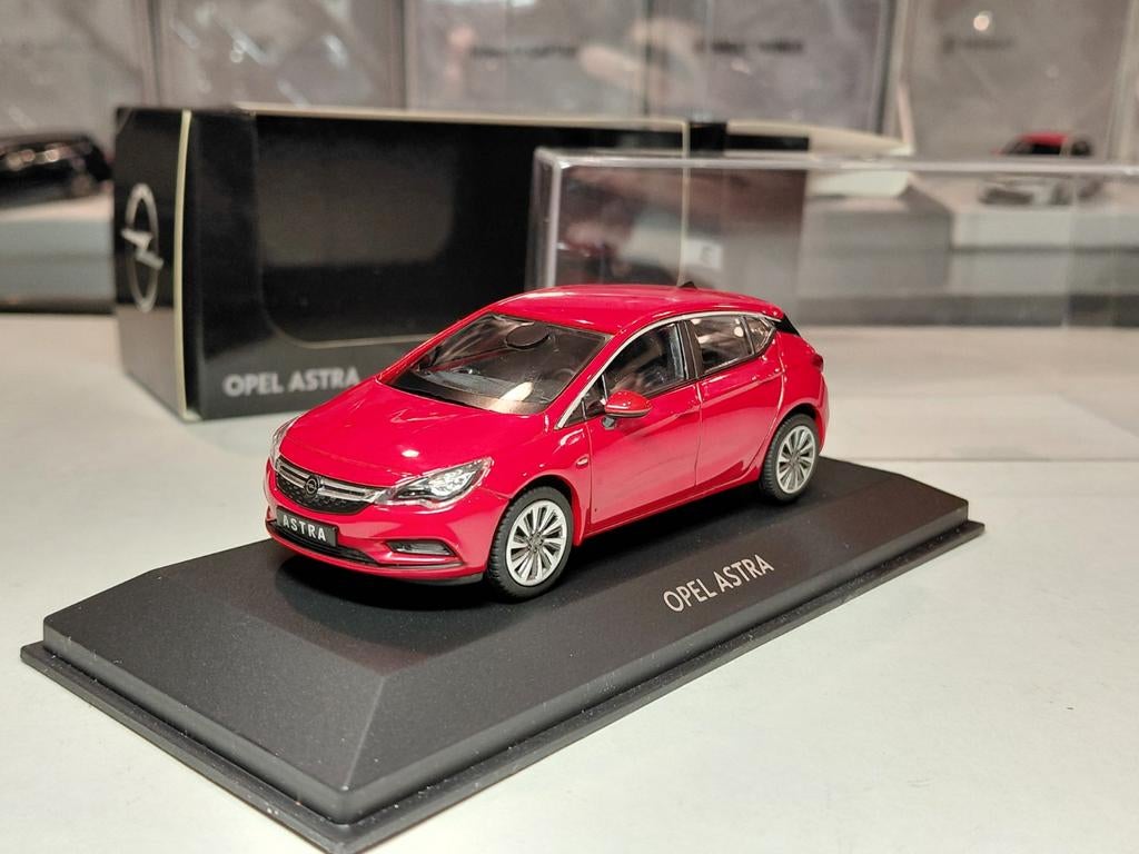 Opel Astra K hatchback 2015-2021 Powerrot 1/43 iScale dealer, Ophalen of Verzenden, Nieuw, Auto, Overige merken
