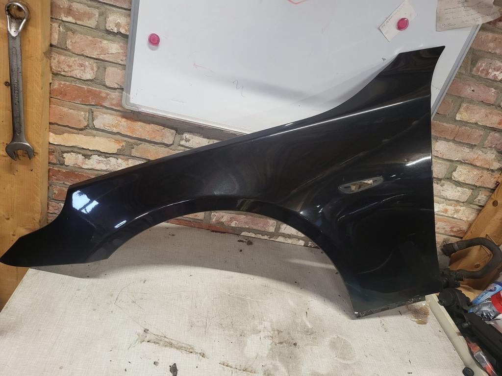 Tekoop bmw e6x spatbord links Black saffier, Auto-onderdelen, Gebruikt, Voor, Bmw, Ophalen of Verzenden