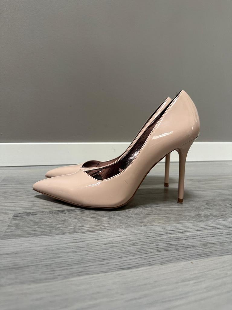 Nude Zara Hakken - Maat 38, Ophalen of Verzenden, Zo goed als nieuw, Beige, Pumps
