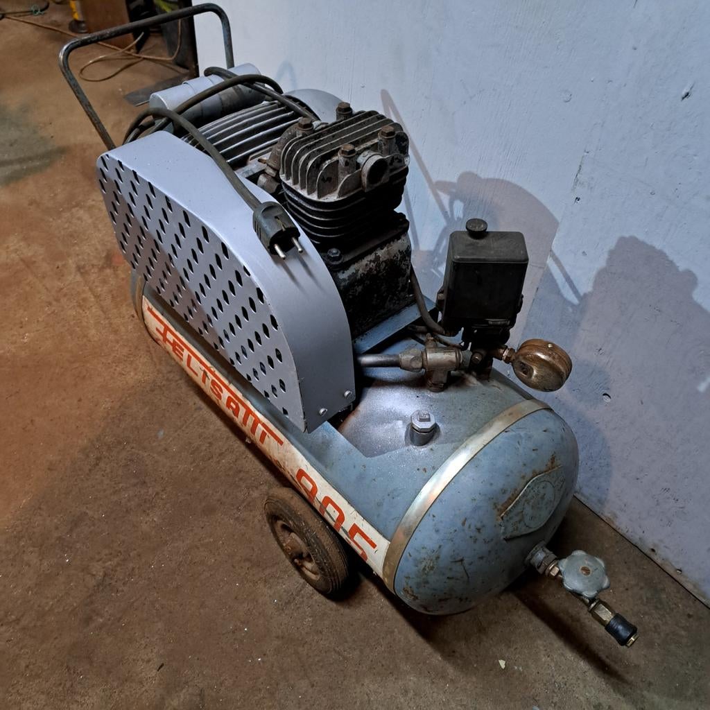 Compressor 220V, Doe-het-zelf en Verbouw, Compressors, Ophalen, Gebruikt, 6 tot 10 bar, 25 tot 100 liter