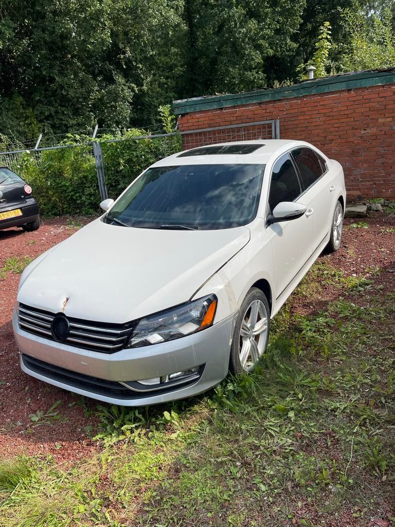 Volkswagen Passat 2.0TDI 60627km!!  Koreaanse auto, Auto's, 4 cilinders, Wit, Leder, Diesel