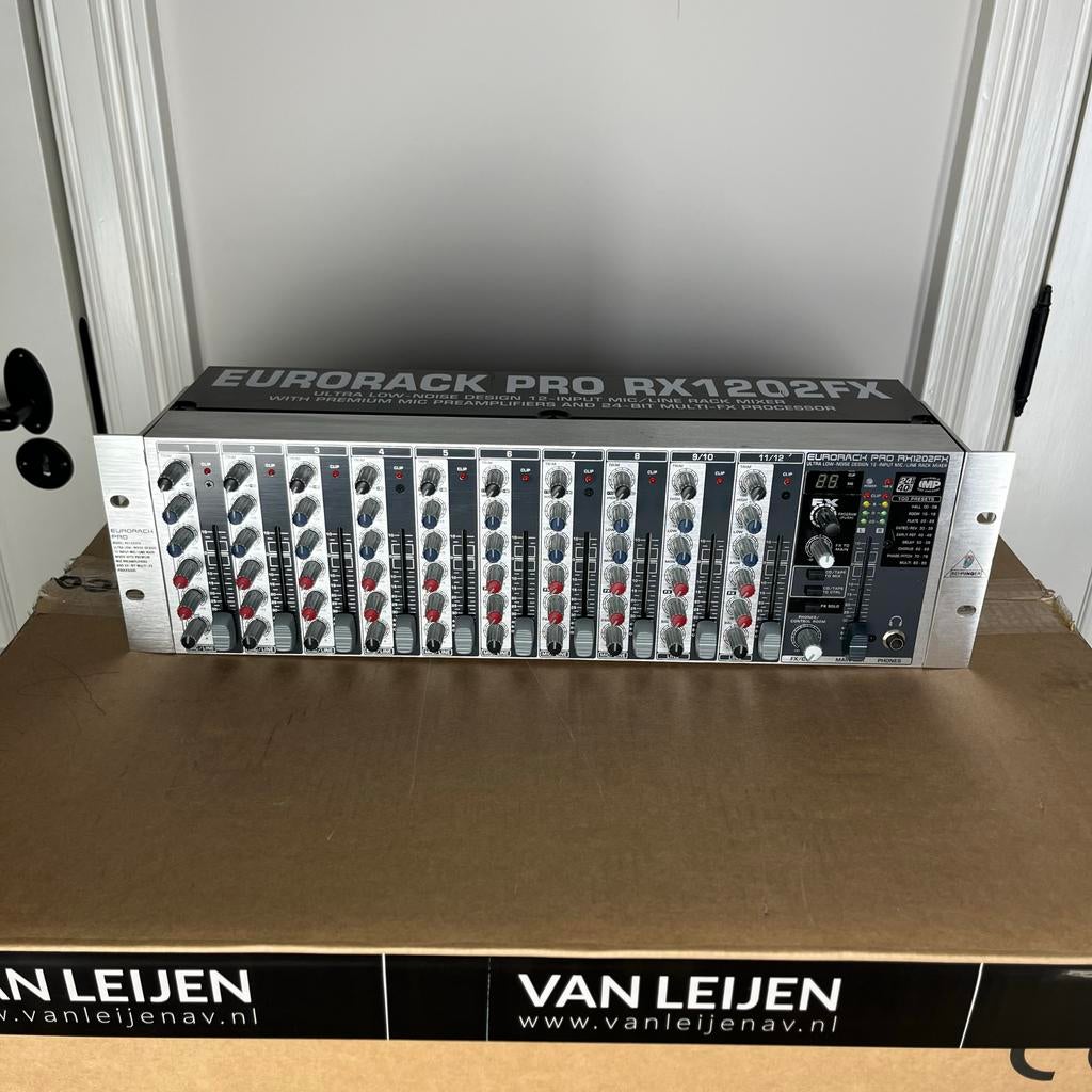 Behringer Eurorack Pro RX1202FX Mixer, Gebruikt, Behringer, Microfooningang, Ophalen of Verzenden