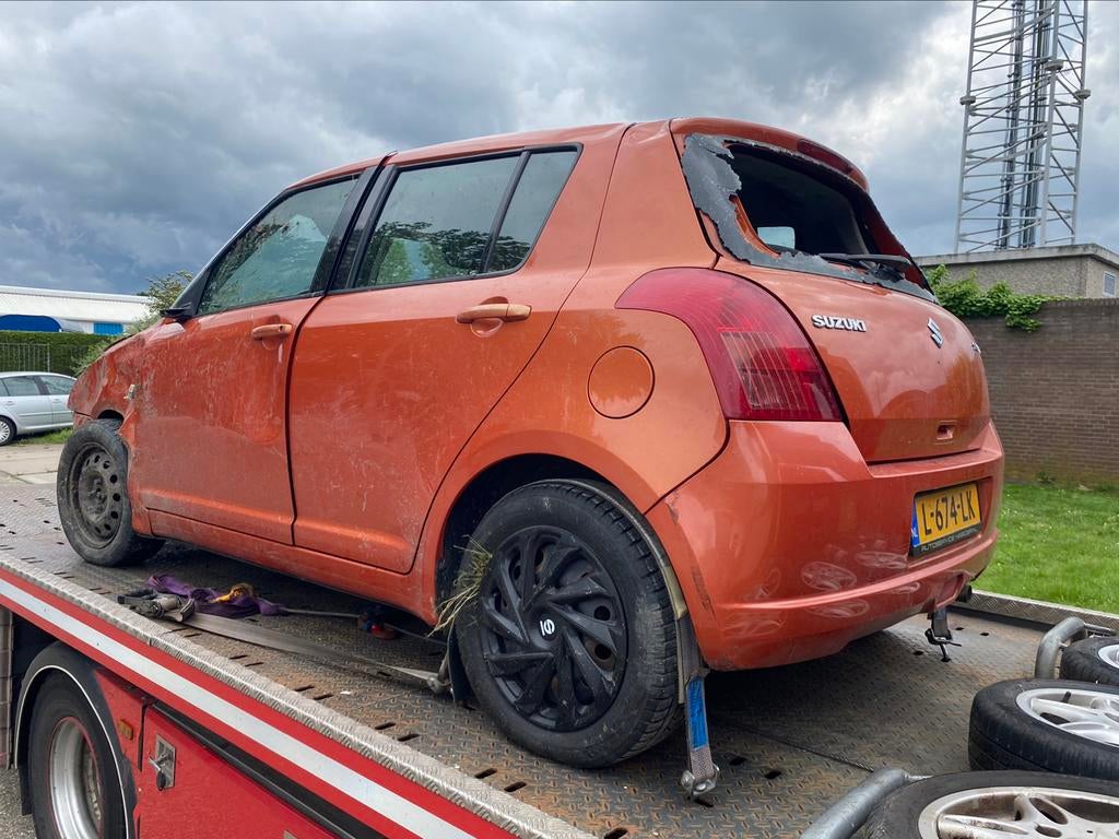 Suzuki swift 1.3 16v alleen voor onderdelen, Ophalen of Verzenden