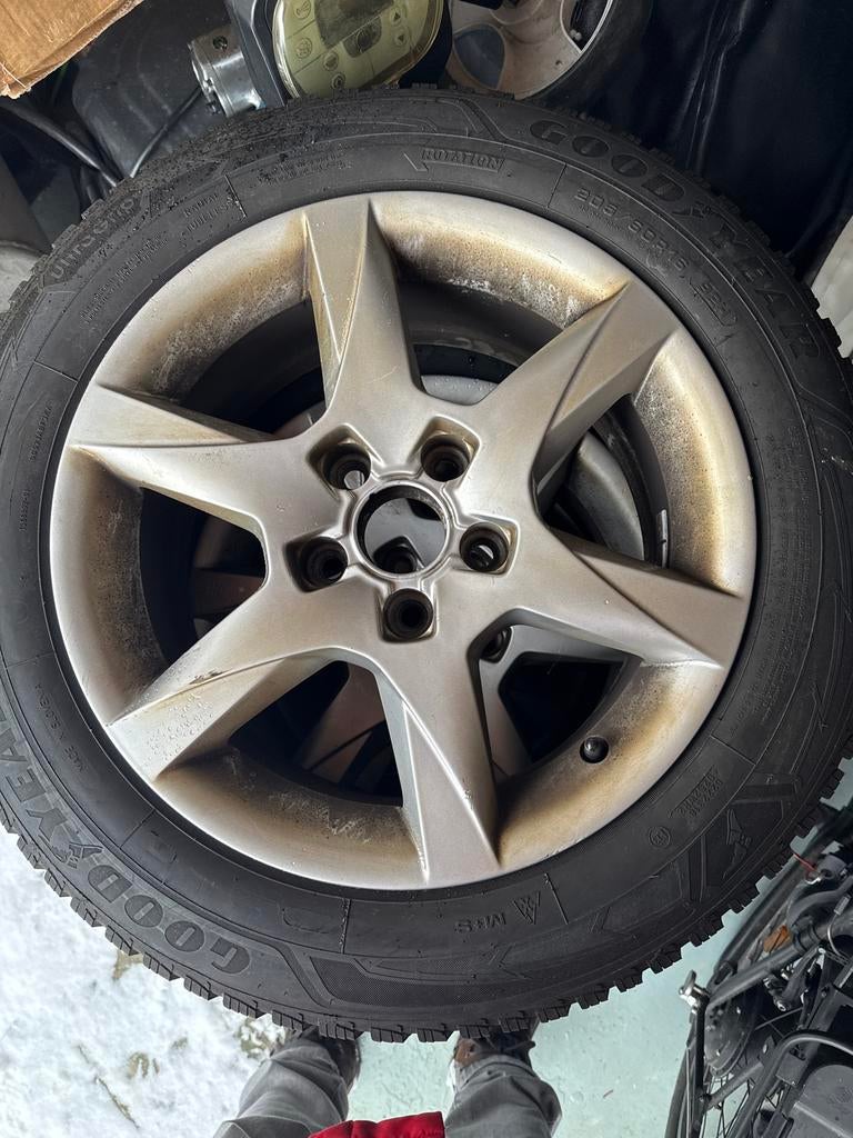 Audi velgen 16 inch met Goodyear winterbanden, Ophalen, Gebruikt, 16 inch, Banden en Velgen