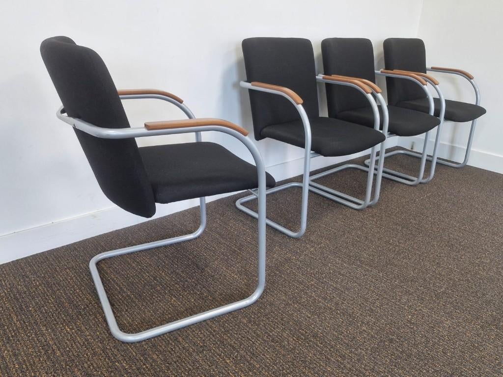 Lande Cole modus sledestoel vergaderstoel buisframe stoel, Huis en Inrichting, Stoelen, Postbus, Zwart, Ophalen of Verzenden, Vier