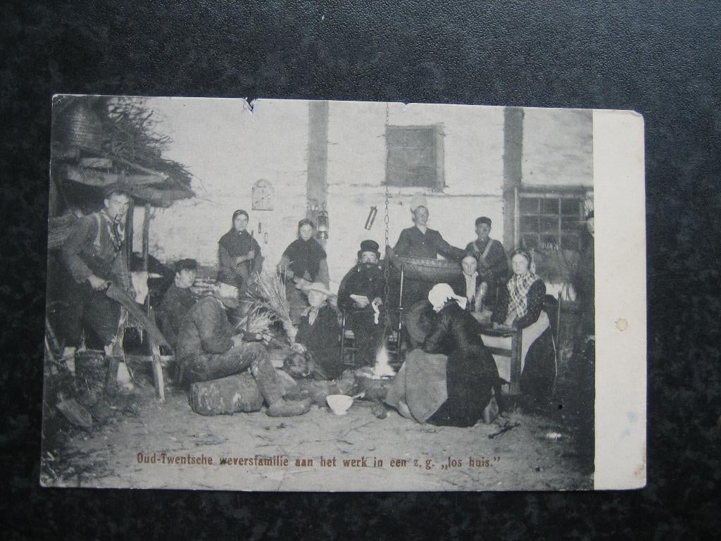 TWENTE  Wevers familie aan het werk in z.g. Los huis, Ophalen of Verzenden, 1940 tot 1960, Overijssel