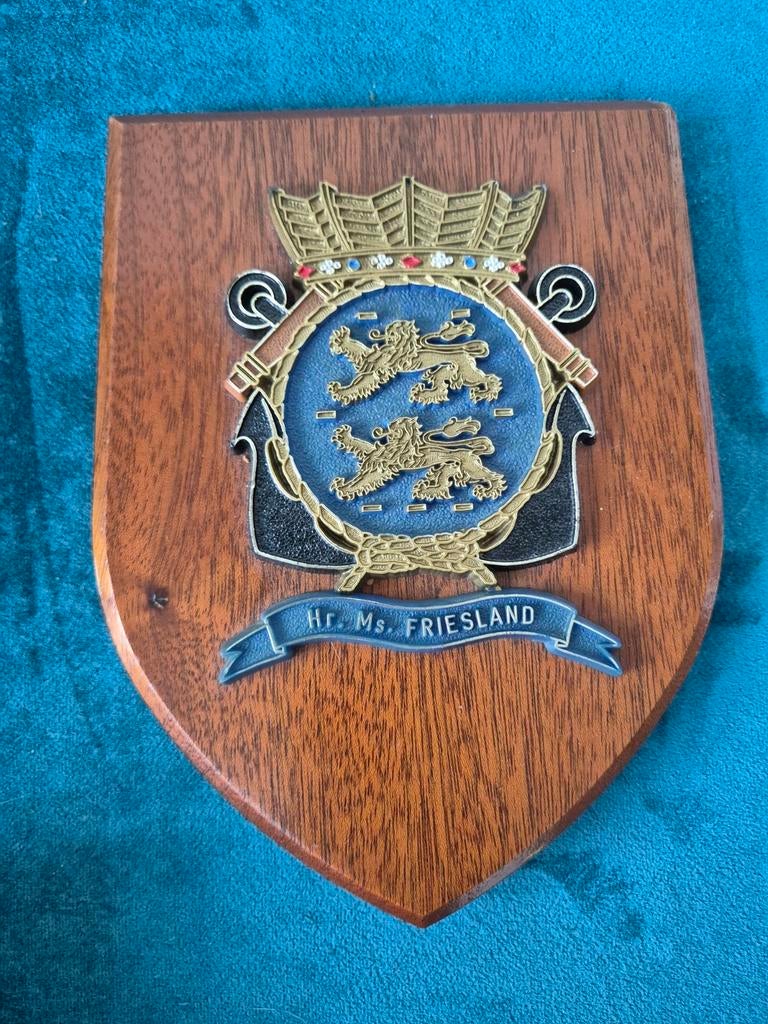 Wapenschild Hr. Ms. Friesland D812, Ophalen of Verzenden, Luchtmacht, Nederland, Embleem of Badge
