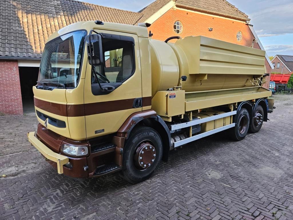 Renault 320 kolkenzuiger mmbs!! Landbouwtruck, Ophalen