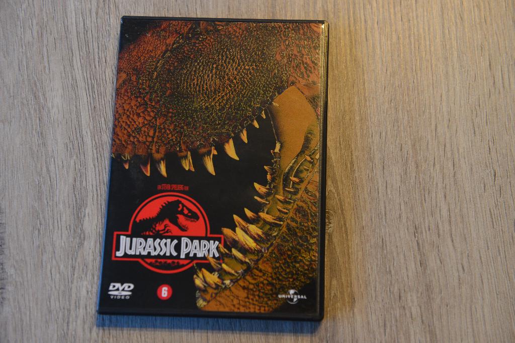 JURRASSIC PARK == een Steven Spielberg film, Cd's en Dvd's, Vanaf 16 jaar, Verzenden, Zo goed als nieuw