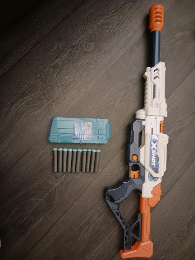 Nerf Gun X-Shot met Magazijn en Pijltjes, Ophalen, Gebruikt, Jongen of Meisje