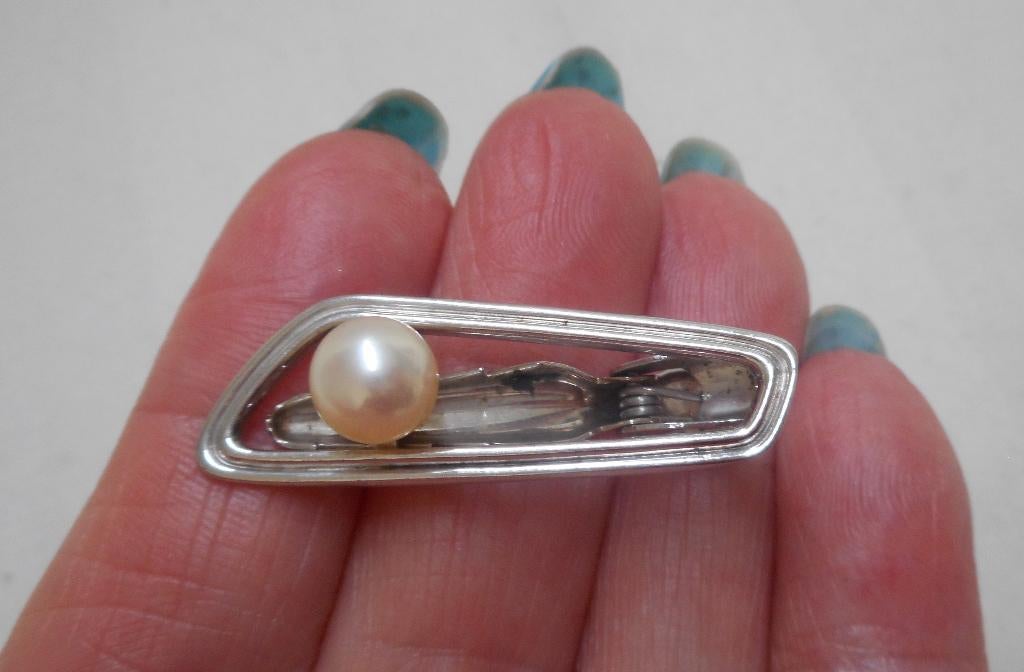 Zilveren clip broche Mikimoto met Akoya parel nr.1132