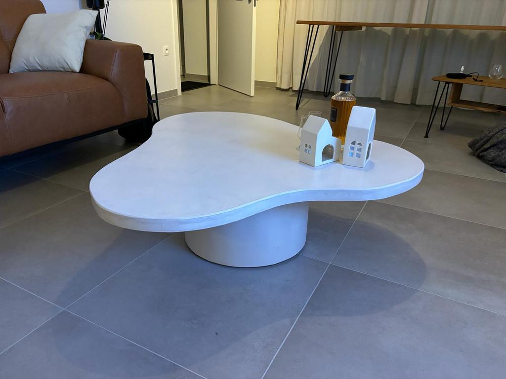 Foto 21 van Organische eettafel, tafel beton cire op maat, japandi