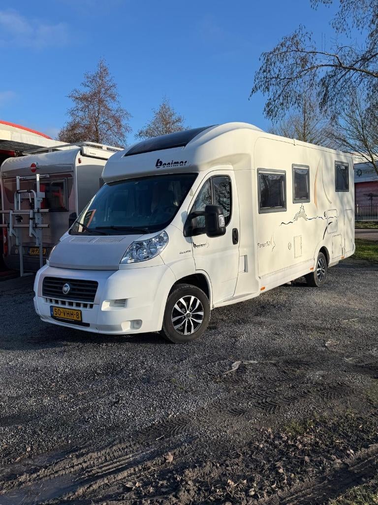 Benimar Perseo 560 – Enkele lengtebedden  Off-grid, Achteruitrijcamera, Ringverwarming, Fiat, 7 tot 8 meter