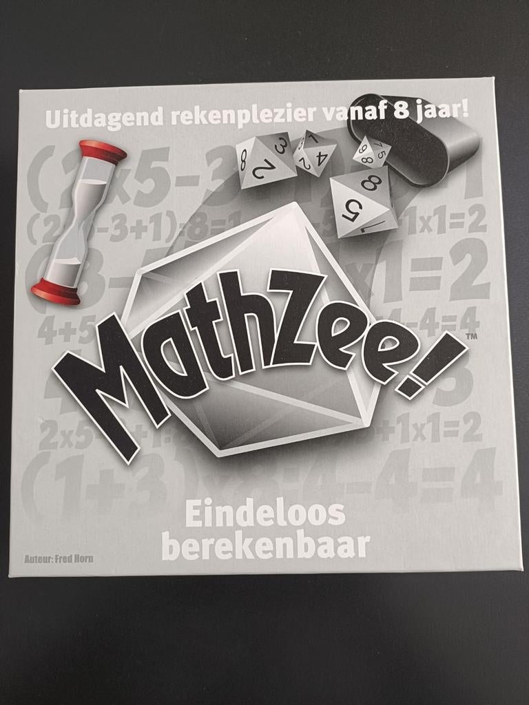 Mathzee rekenspel - compleet met dobbelstenen en scoreblok, Vijf spelers of meer, Ophalen of Verzenden, Zo goed als nieuw, Nova Carta