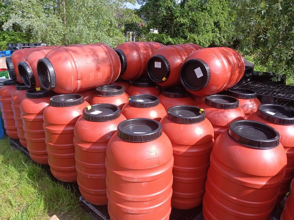 220 liter tonnen / regenton / opslagton, Ophalen, Kunststof, Gebruikt, 150 liter of meer