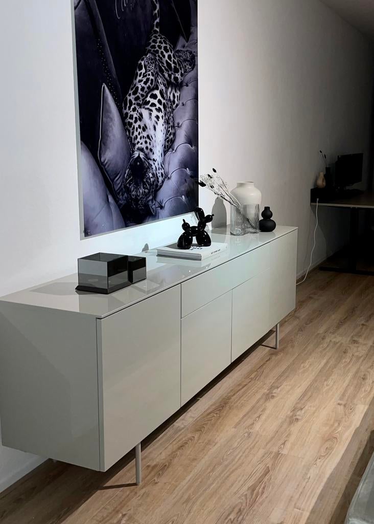 Dressoir Westwing licht beige glanzend, Ophalen, Gebruikt, Met deur(en), 200 cm of meer