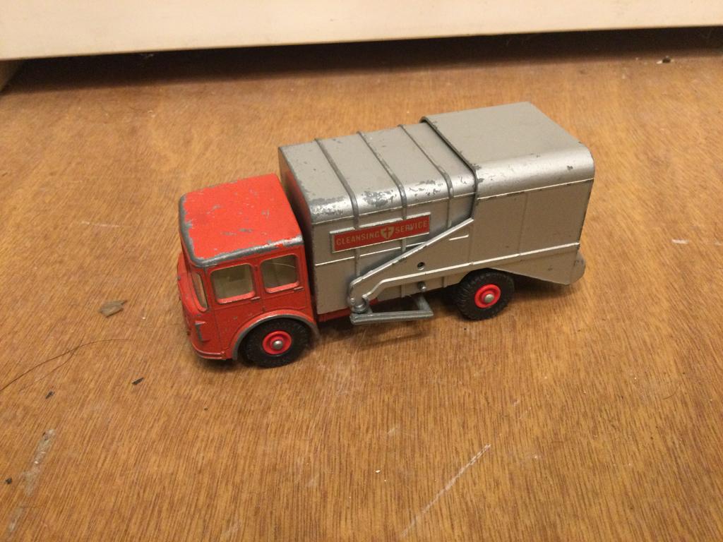 Vuilniswagen, Ophalen of Verzenden, Zo goed als nieuw, Bus of Vrachtwagen, Matchbox