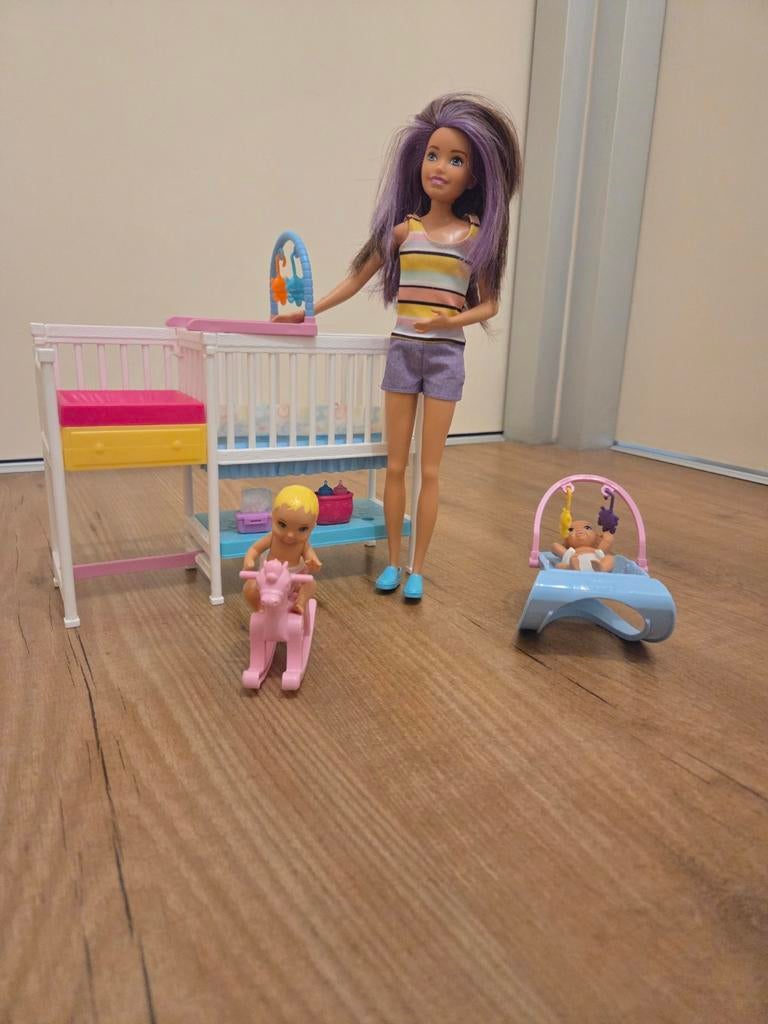 Badkamer met bady oppasser, Kinderen en Baby's, Speelgoed | Poppen, Ophalen of Verzenden, Zo goed als nieuw, Babypop
