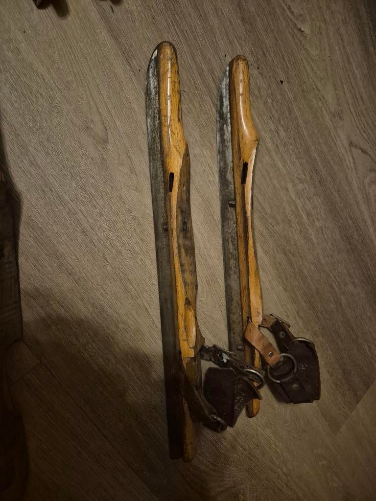Partij Schaatsen: 8 paar + 3 losse decoratie, Ophalen
