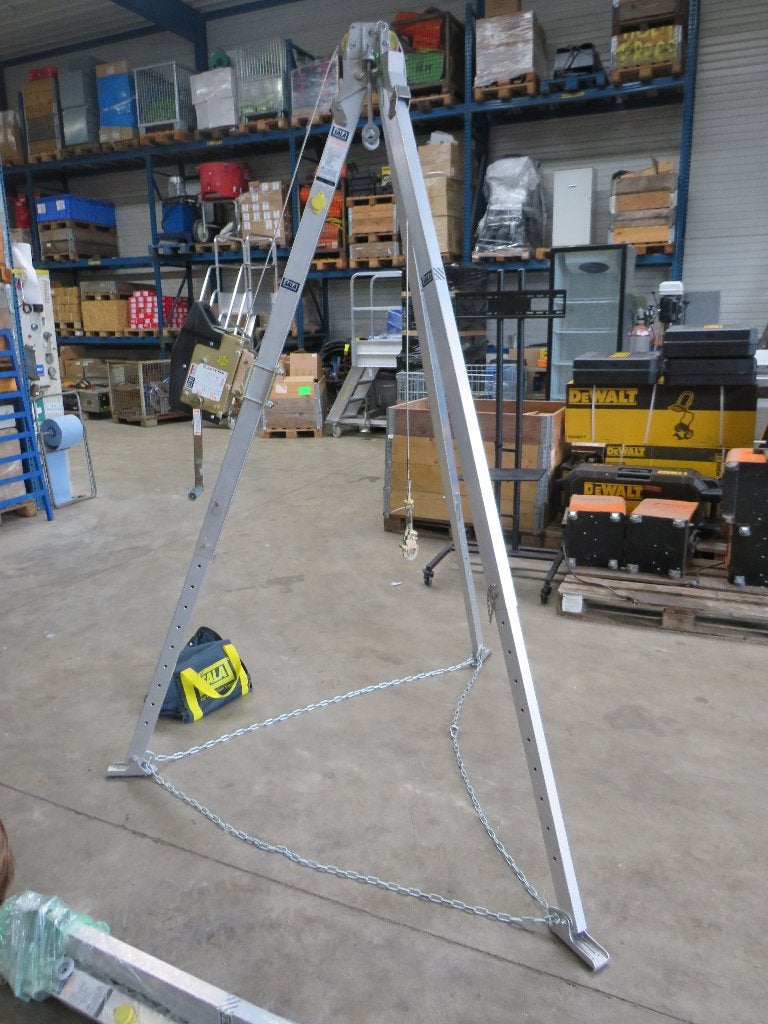 3M DBI Sala Advanced Tripod KM1PT7 3 poot takel inklapbaar, Doe-het-zelf en Verbouw, Ophalen, Dbi.com, Zo goed als nieuw, Handmatig