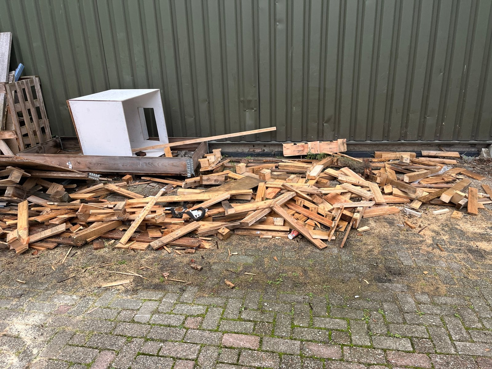 Gratis Brandhout: Gemengd hout voor kachel of vuurkorf, Minder dan 3 m³, Ophalen of Verzenden, Overige houtsoorten, Blokken