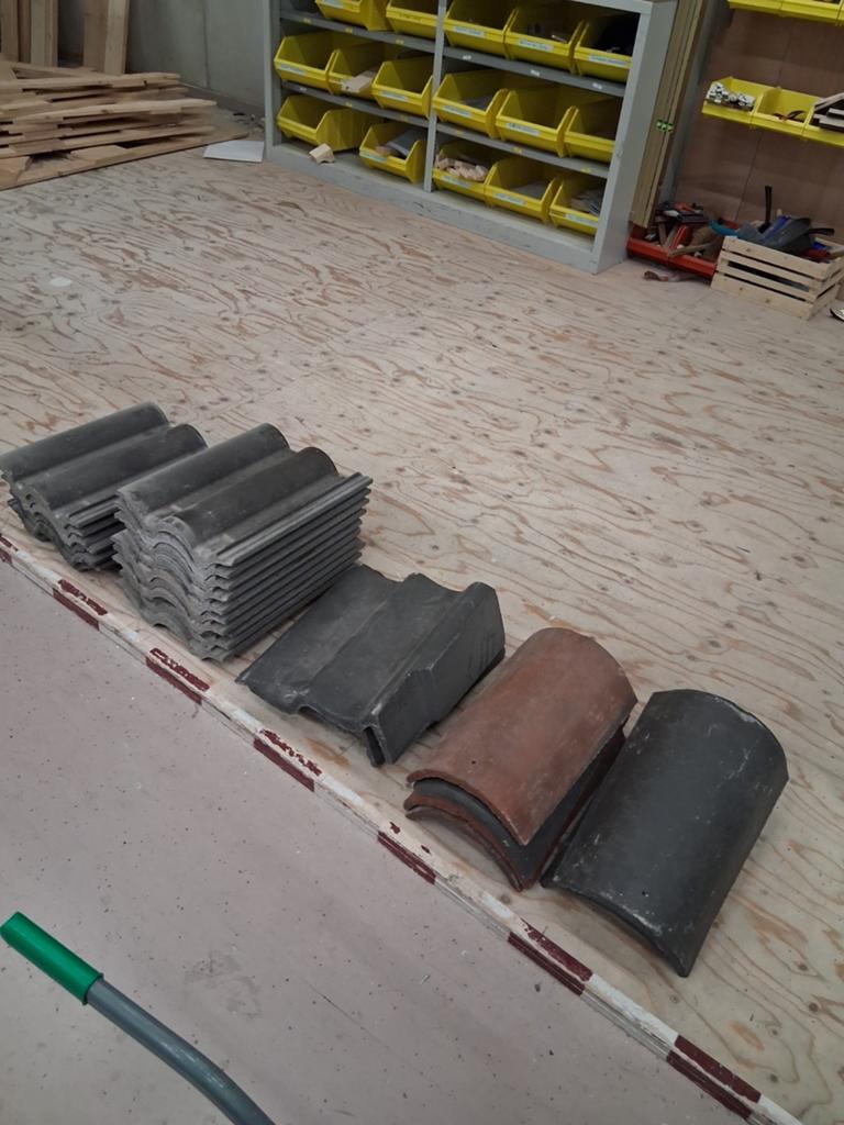 Dakpannen/nokvorsten, Doe-het-zelf en Verbouw, Ophalen, Steen of Klei, 15 m² of meer, Dakpannen