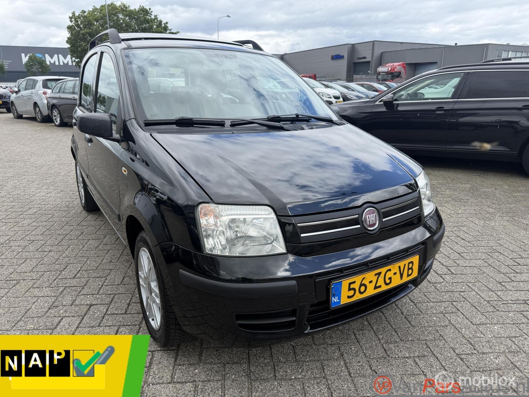 Fiat Panda 1.2 Emotion,Elk.Pano Dak,NAP!, Voorwielaandrijving, Multifunctioneel stuurwiel, Gebruikt, Zwart