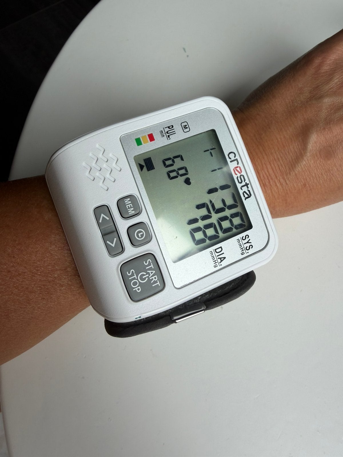 Bloeddrukmeter (in kleine opbergbox), Ophalen of Verzenden, Zo goed als nieuw