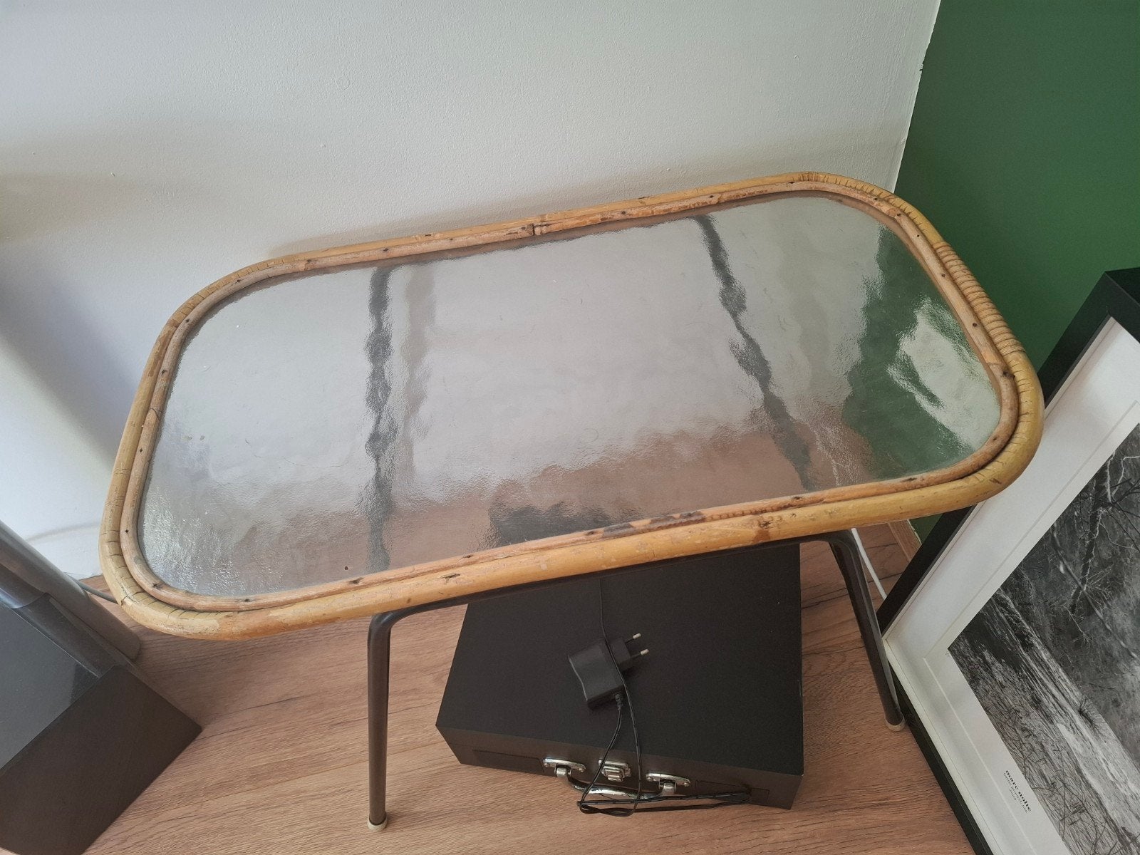 Vintage rotan tafeltje met glasplaat - 45x39x69,5cm, Ophalen