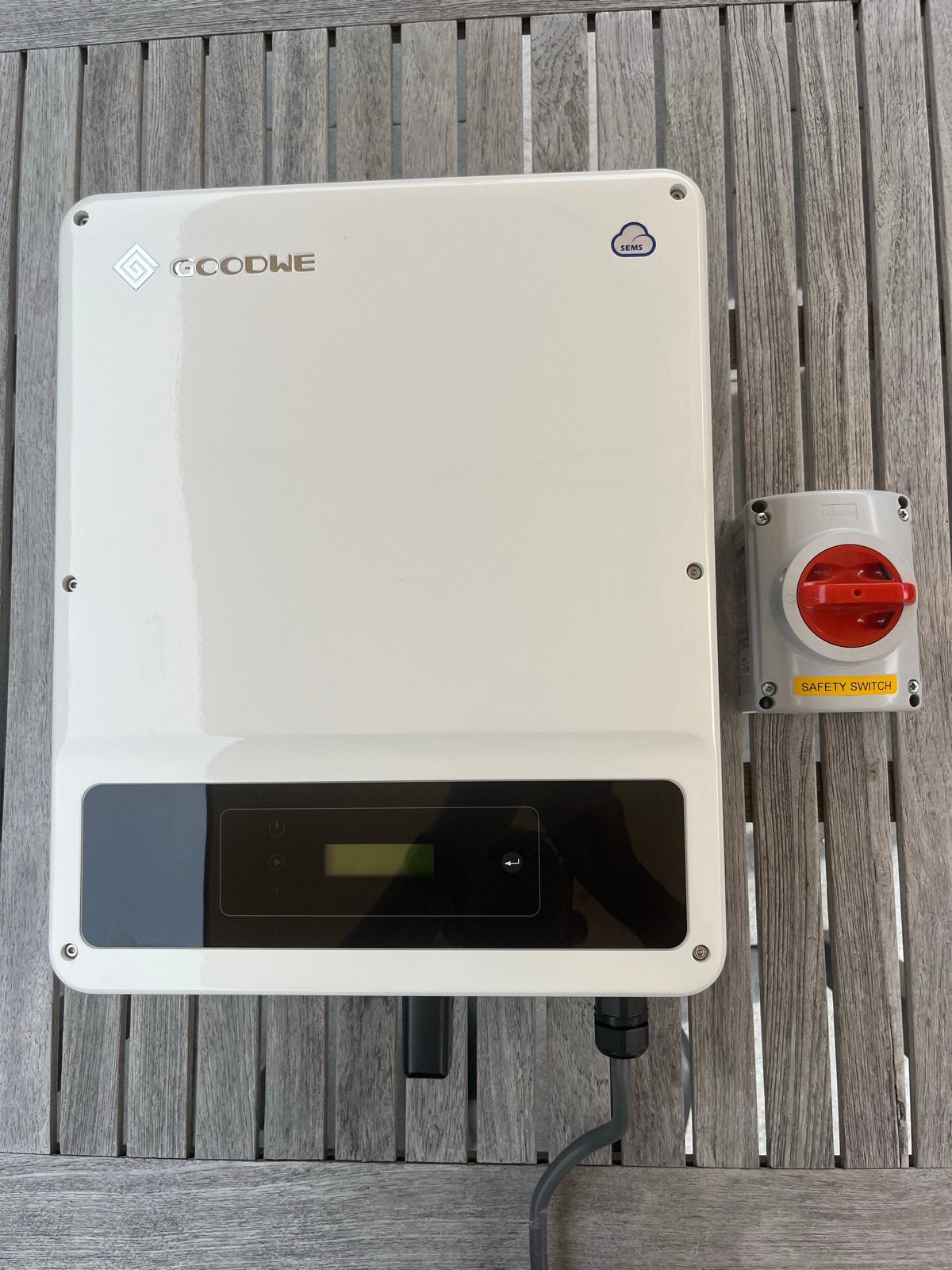 GoodWe GW3000T-DS Omvormer voor zonnepanelen, Ophalen of Verzenden, Zo goed als nieuw, Overige typen, 200 wattpiek of meer