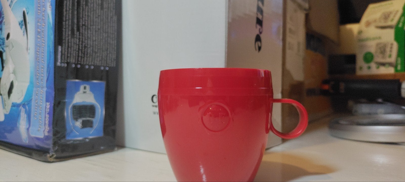 Rode beker houder met oor - Ideaal voor warme dranken, Ophalen of Verzenden