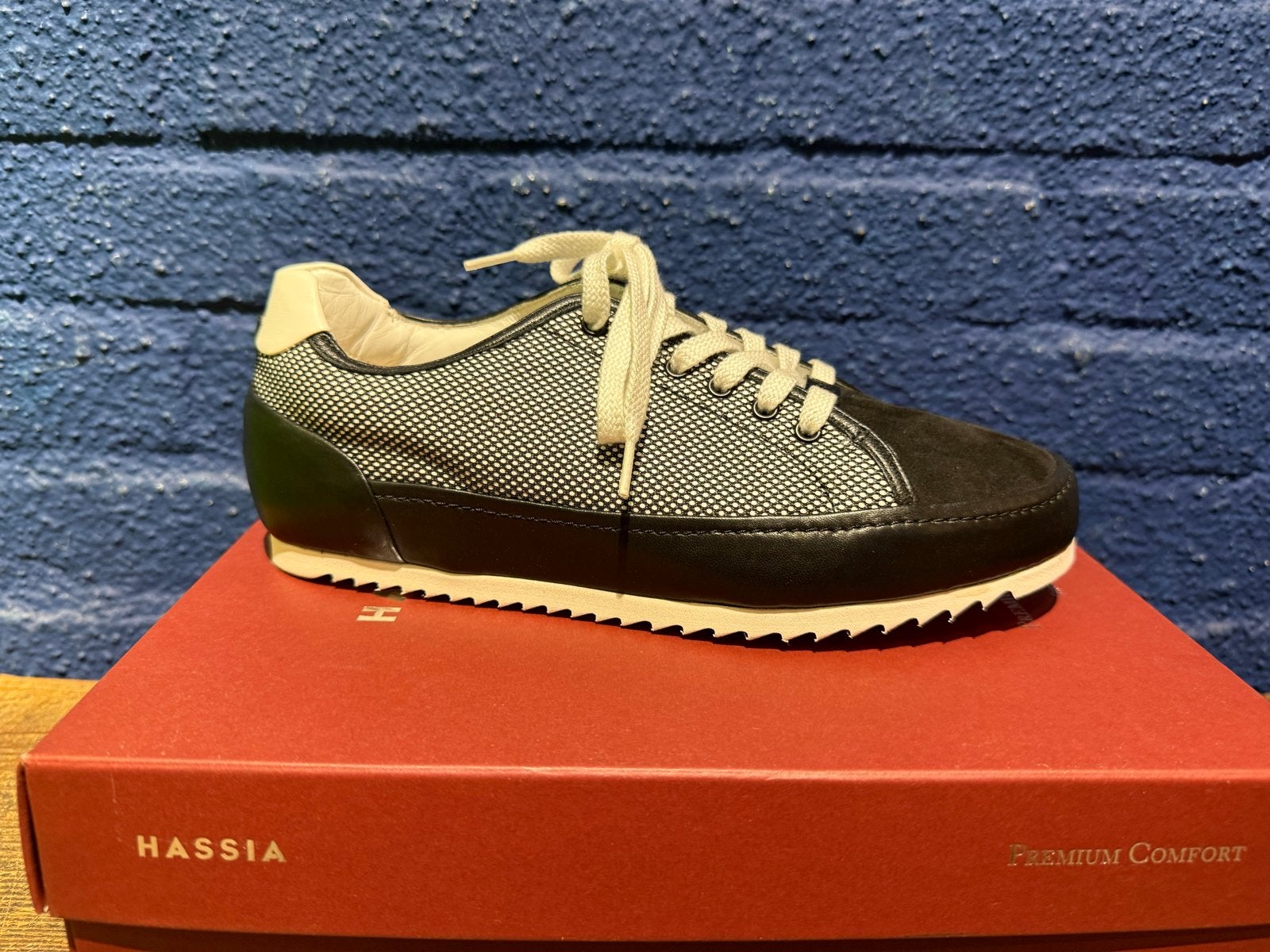 Hassia, Zwart, Nieuw, Ophalen of Verzenden, Sneakers of Gympen