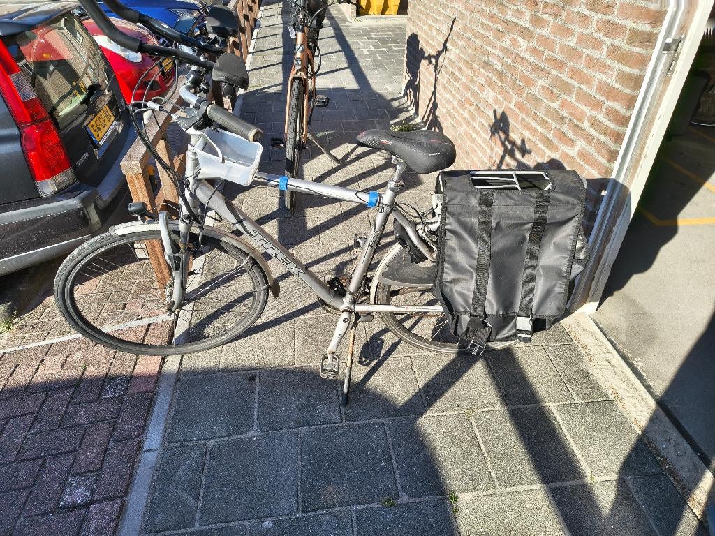 Trek navigator T500+, Fietsen en Brommers, Elektrische fietsen, Gebruikt, 55 tot 59 cm, 30 tot 50 km per accu, Ophalen