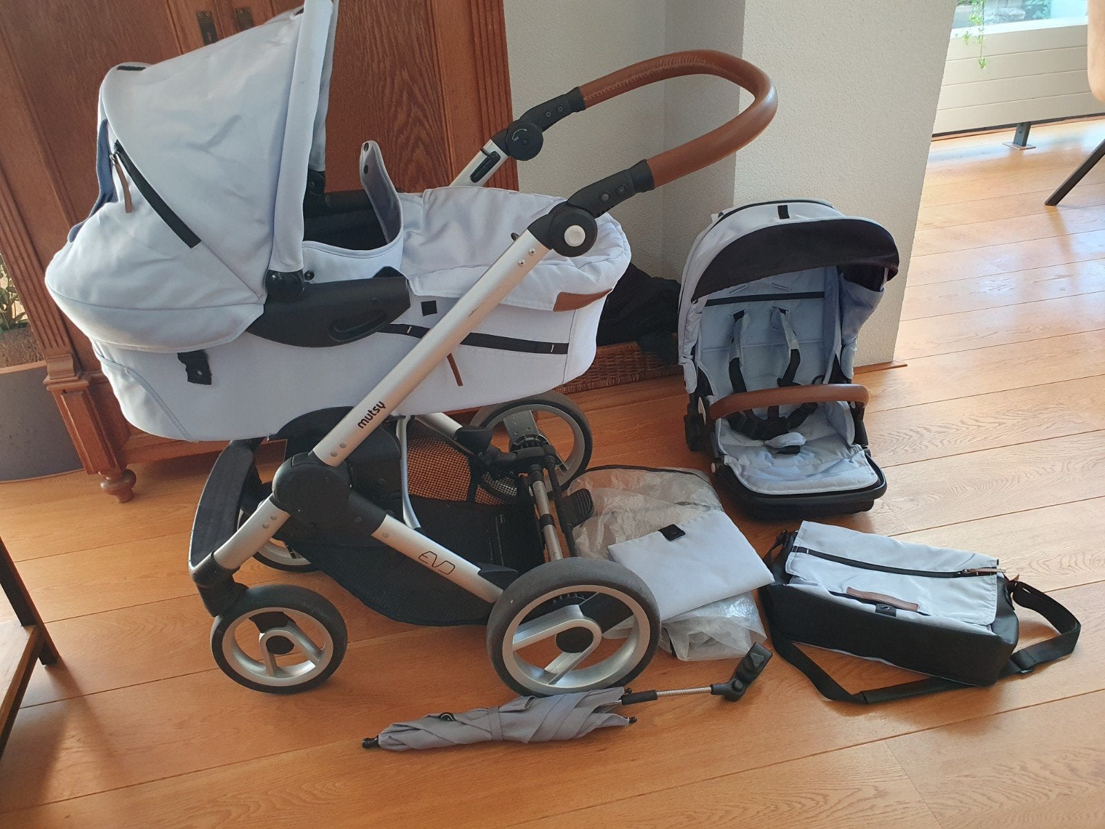 Mutsy kinderwagen combinatie complete wagen, Ophalen, Gebruikt, Mutsy