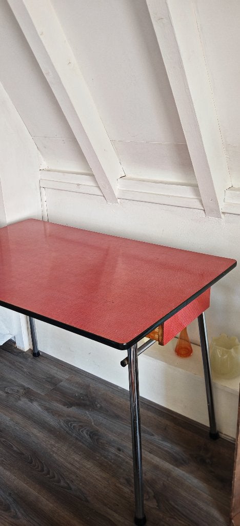 Red table, Ophalen, Gebruikt, 100 tot 150 cm, 50 tot 100 cm