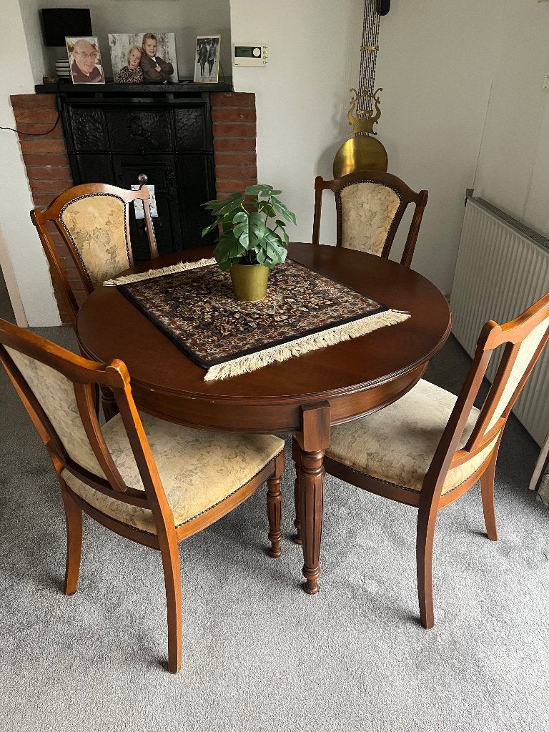 Notenhouten eethoek, Huis en Inrichting, Ophalen, Gebruikt, 4 tot 6 stoelen