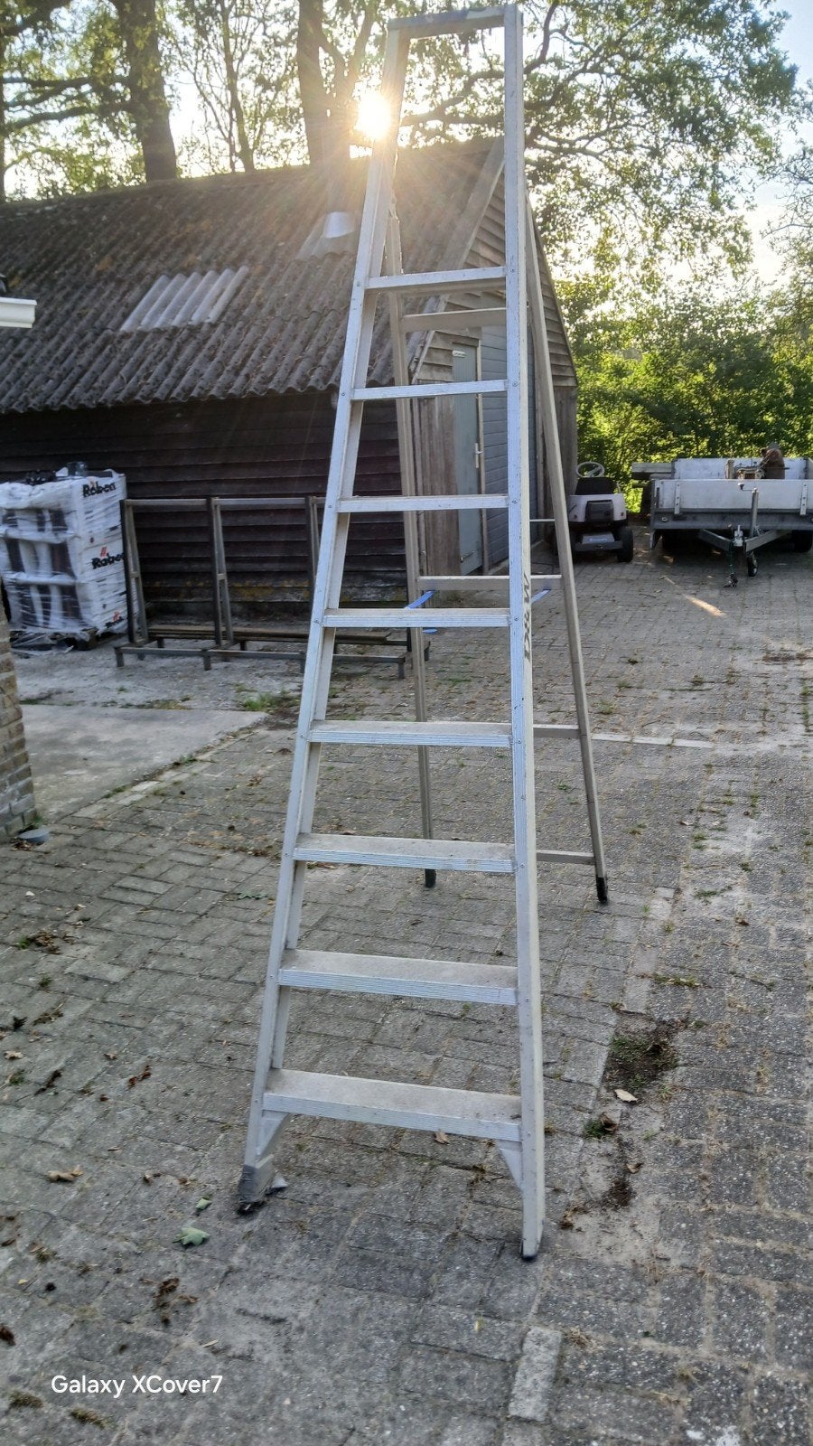 Solide 8 trees enkel oploopbare trap, Doe-het-zelf en Verbouw, Ladders en Trappen, Ophalen, Gebruikt, 2 tot 4 meter