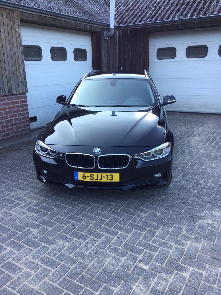 BMW 3-Serie 316i 136pk 2013 Zwart, Auto's, 136 pk, Zwart, 4 cilinders, Zwart