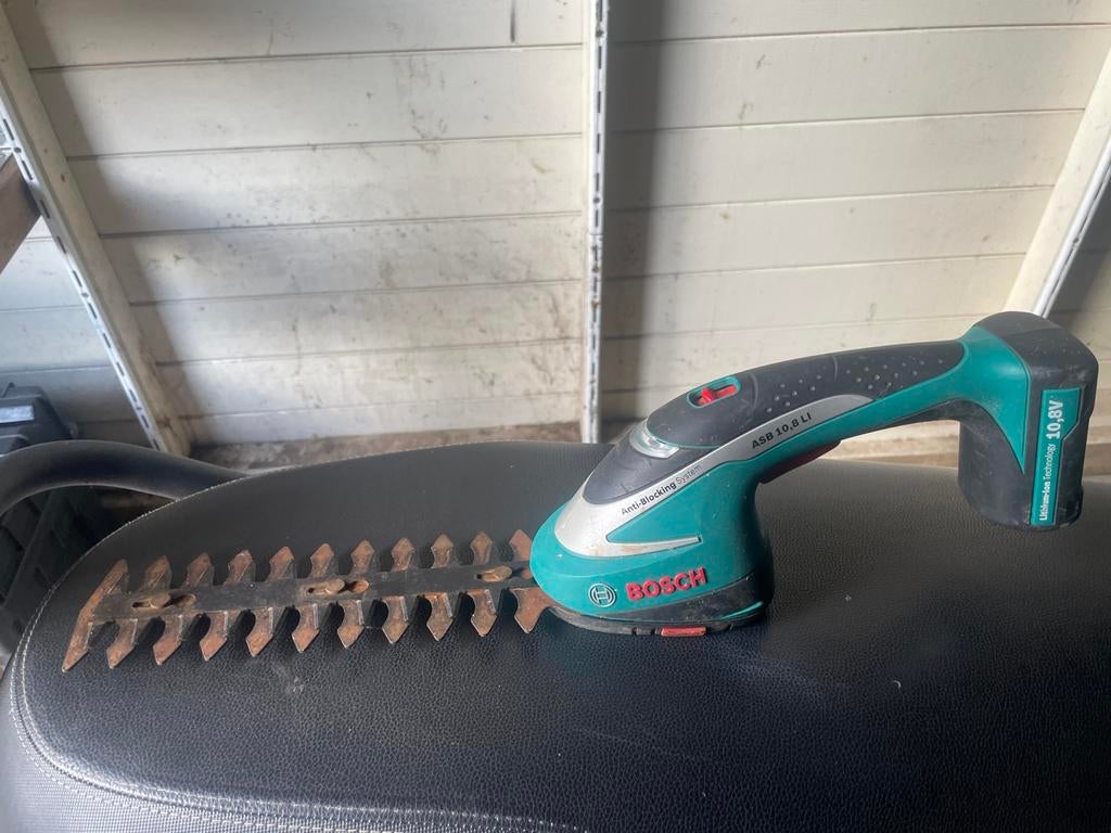Bosch ASB 10,8 LI Accu Graskantenschaar/Heggenschaar, Ophalen of Verzenden, Gebruikt, Accu