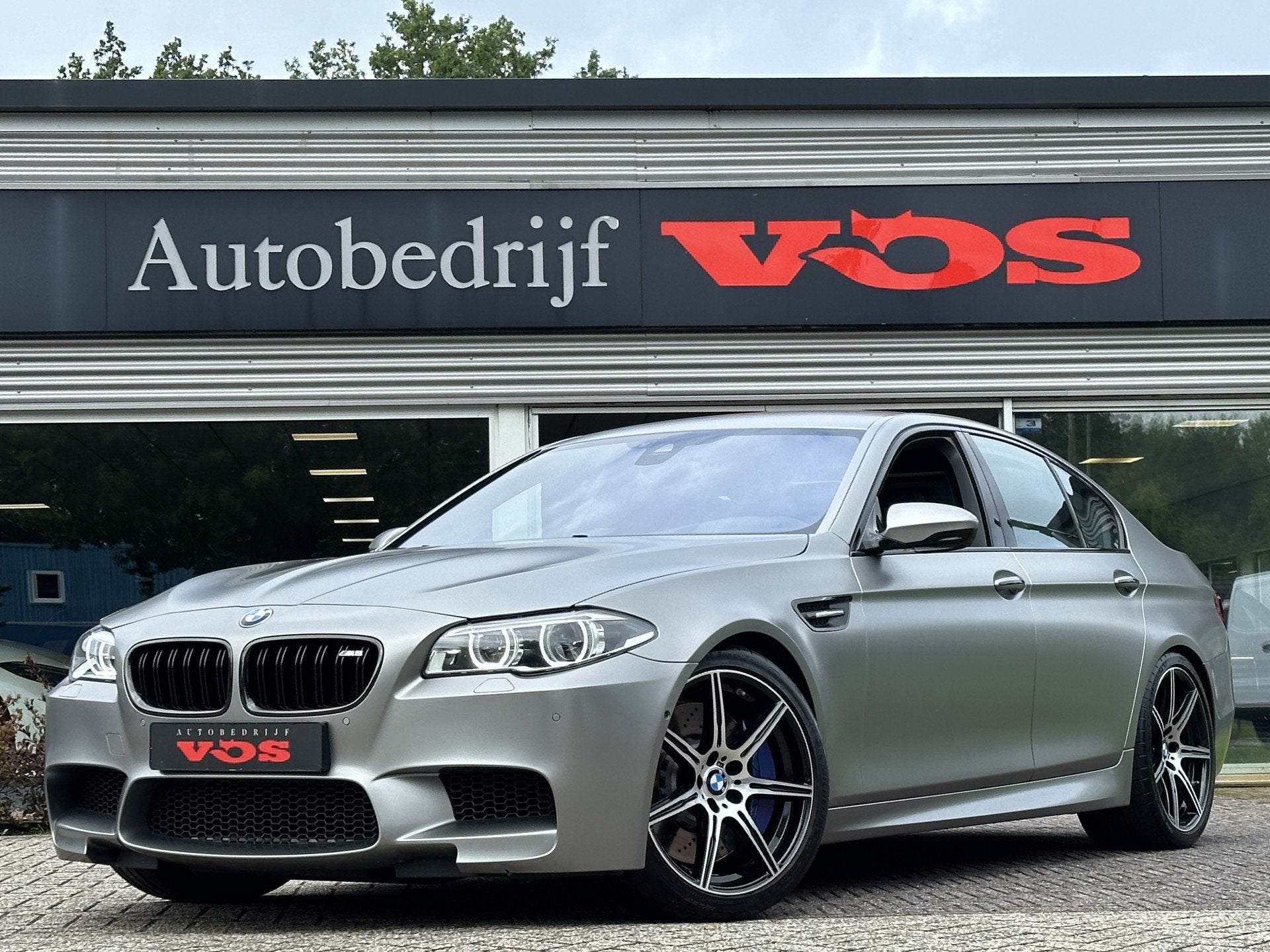 BMW 5 Serie M5 30 Jahre | 1 of 300 | NL Auto | Collectors it, Auto's, Automaat, Achterwielaandrijving, Gebruikt, 2000 kg