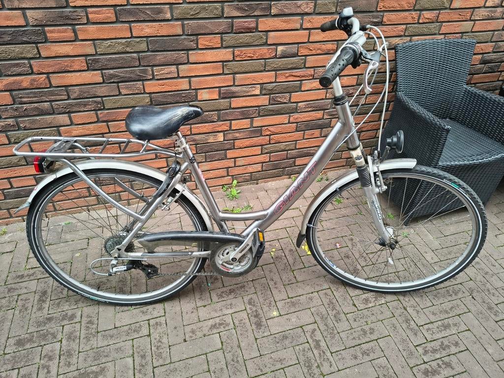 Giant damesfiets licht gewicht, Fietsen en Brommers, Fietsen | Dames | Damesfietsen, Ophalen, Versnellingen, Giant, 53 tot 56 cm
