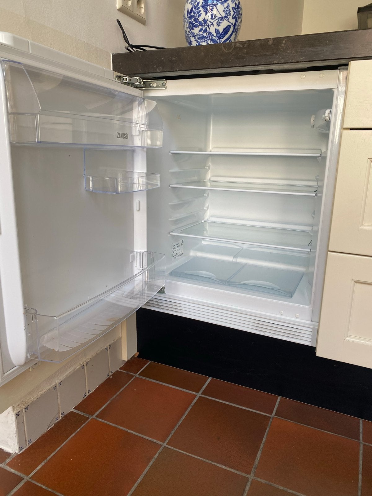 ZGAN Zanussi inbouwkoelkast zonder vriesvak - 134L, 100 tot 150 liter, 45 tot 60 cm, Ophalen, 85 tot 120 cm