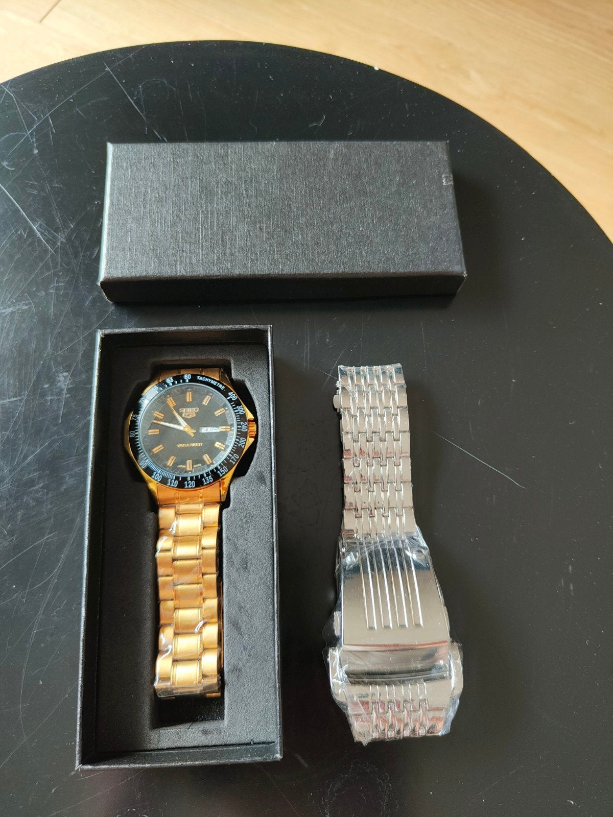 2 nieuwe horloges: 1 analoog en 1 digitaal (LED), Ophalen of Verzenden, Nieuw, Staal, Overige merken