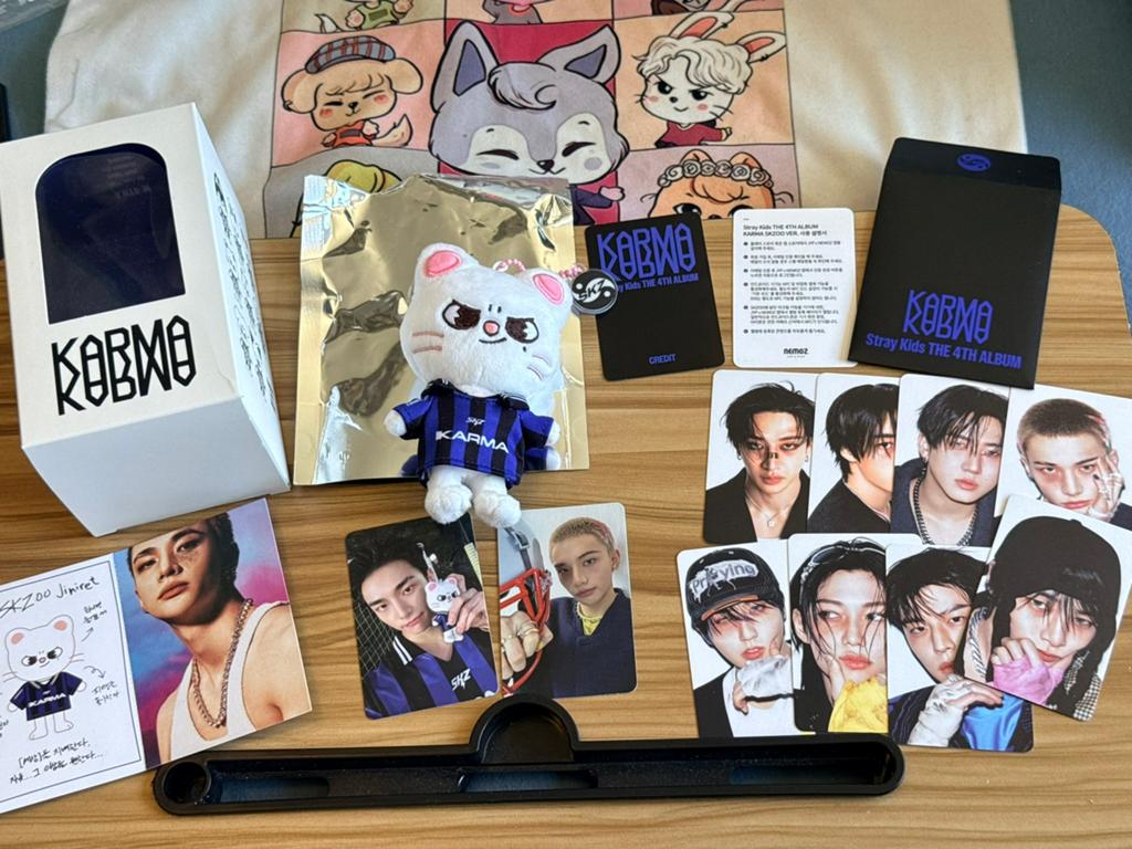 Stray Kids volle complete Jiniret Hyunjin set karma skzoo, Ophalen of Verzenden, Zo goed als nieuw, Foto of Kaart