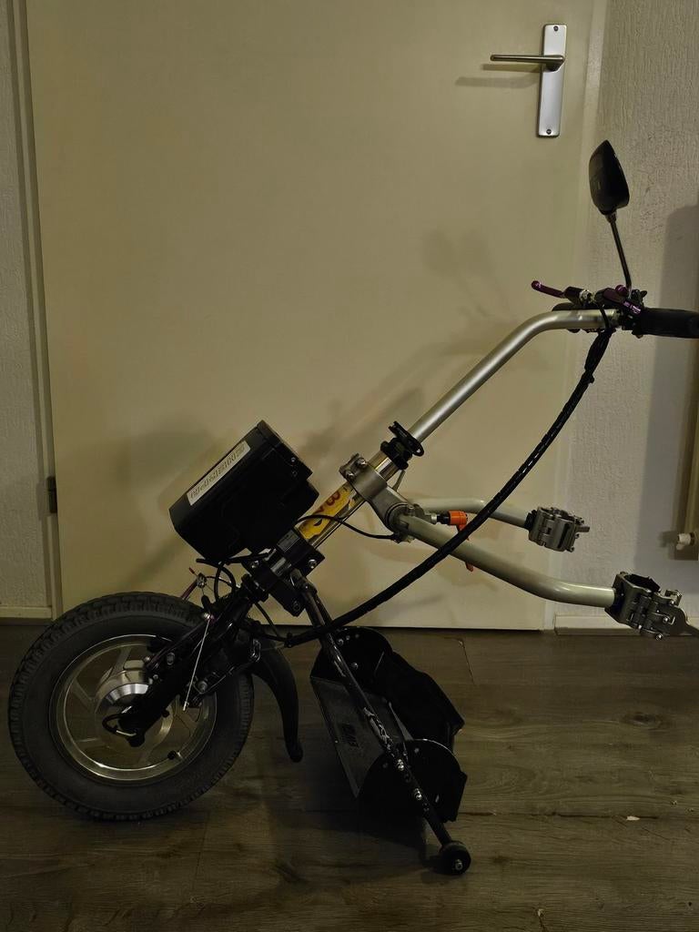 Sherpa Trike electrische aandrijving voor een rolstoel, Ophalen, Zo goed als nieuw, Elektrische rolstoel