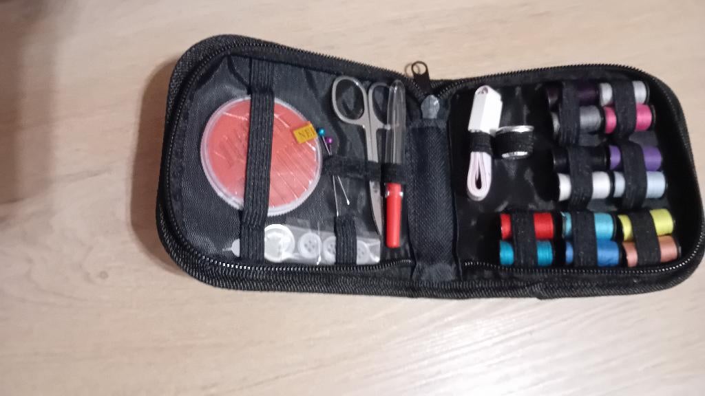 Naaigaren reis setje nieuw, Hobby en Vrije tijd, Naaien en Fournituren, Ophalen of Verzenden, Nieuw